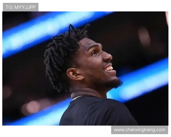 卢尼半场表现出色高效6中4贡献8分3篮板2助攻依然是卢姥爷